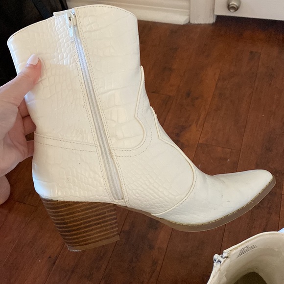 Coconuts by Matisse White Bambi Western Boot size 7M - Picture 7 of 7